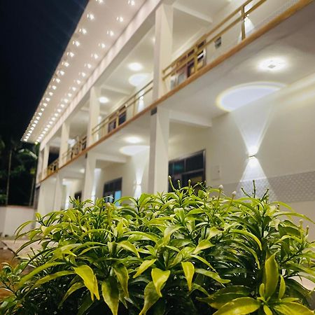 Great Victoria Palace Ratnapura Exterior foto