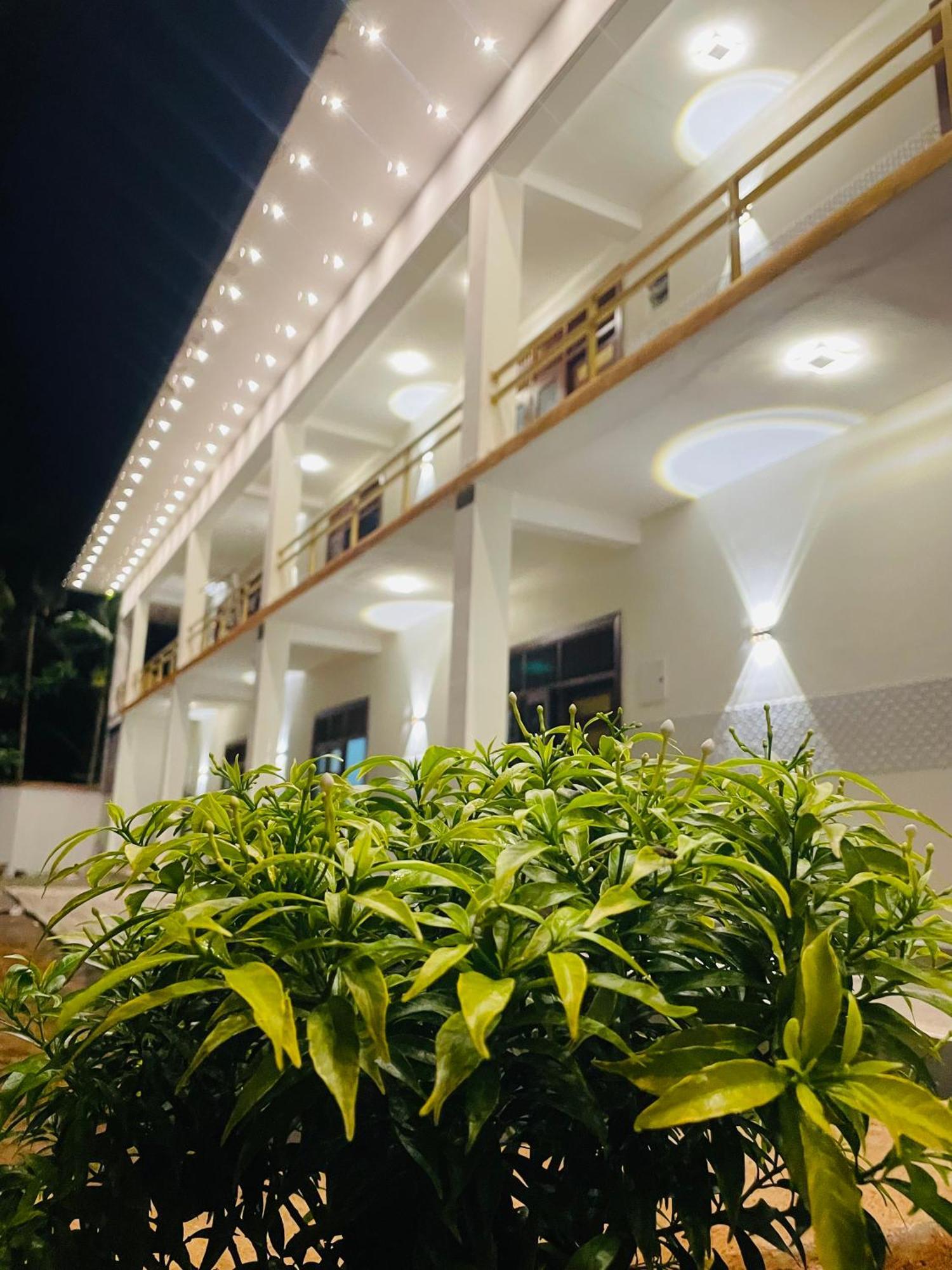 Great Victoria Palace Ratnapura Exterior foto